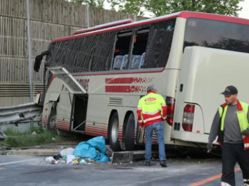 Aksidenti i autobusit nga Kosova, Ambasadori i Kosovës në Austri shkon në vendin e ngjarjes