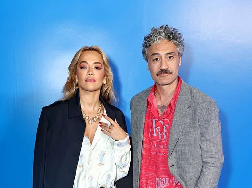 Rita Ora me të dashurin marrin gjithë vëmendjen në shfaqjen e modës 