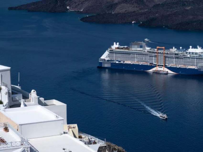 Thriller në Santorini, një grua gjendet e vdekur në kabinën e një anije turistike