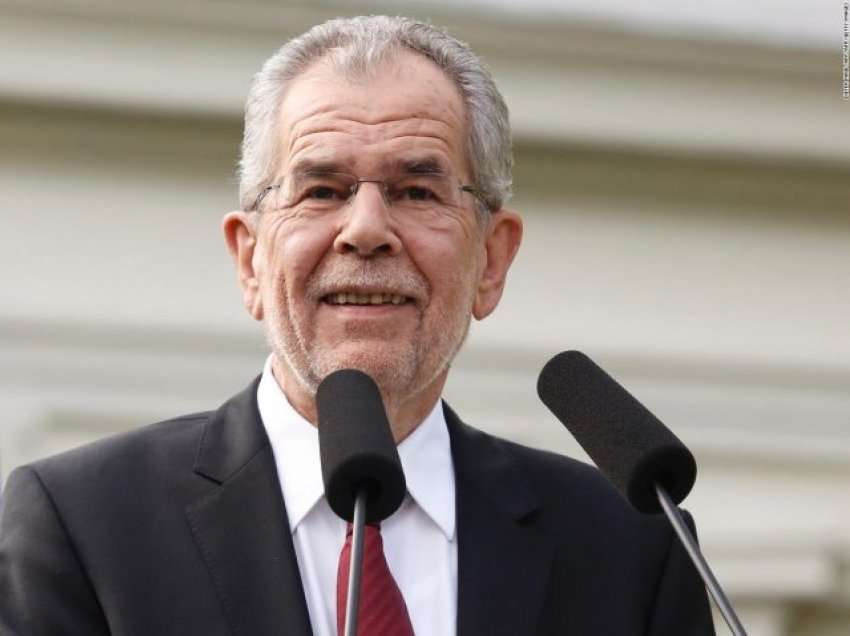 Van der Bellen synon mandatin e dytë si president i Austrisë