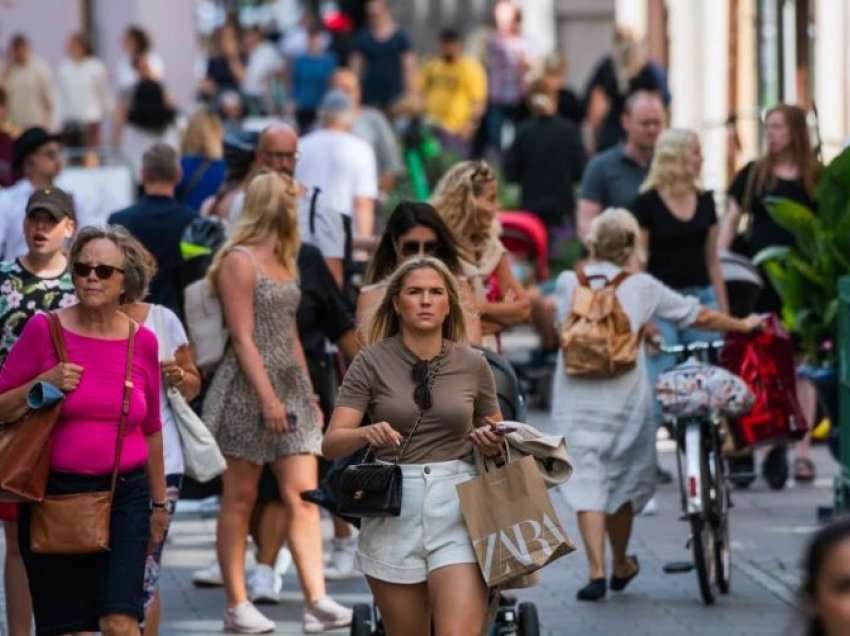 Suedia rekomandon dozën e pestë të vaksinës kundër COVID-19 për disa kategori