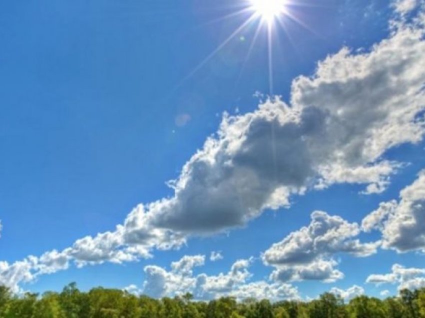 Moti sot/ Temperatura të larta, pasdite me vranësira dhe shi