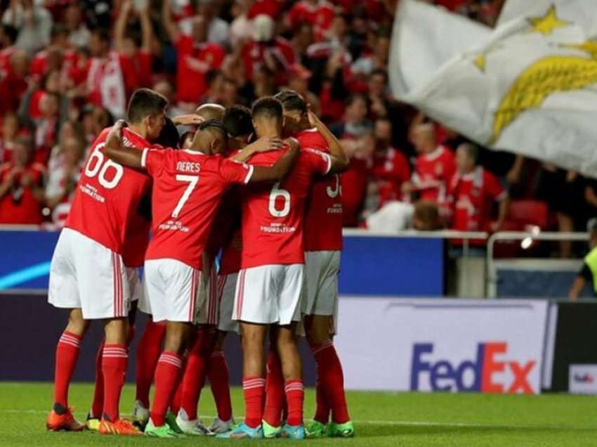 I magjepsur nga mesfushori i Benfica-s