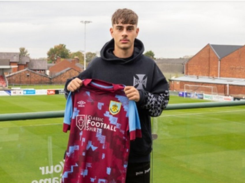 Talenti kuqezi firmos me Burnley