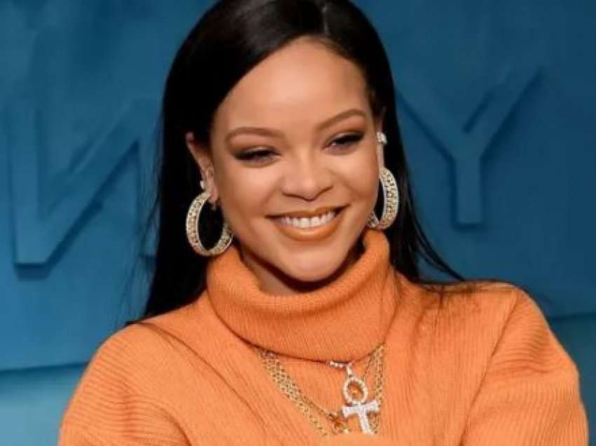 Rregulla të rrepta që Rihanna detyron asistentët e saj ti ndjekin