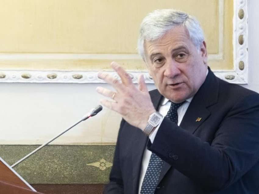 ​Tajani: Tensionet në rritje në mes Serbisë dhe Kosovës janë shqetësuese