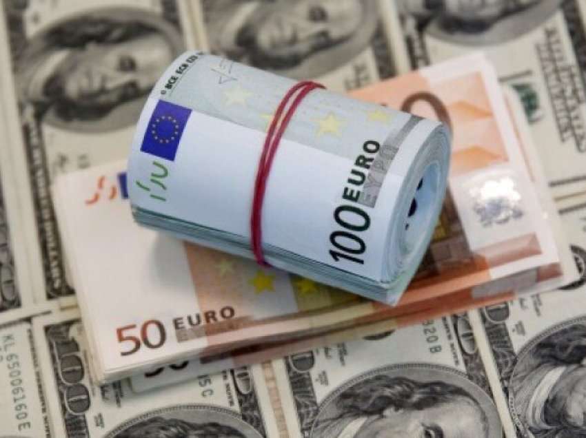 Këmbimi valutor për sot, ja me sa shiten dhe blihen dollari dhe euro