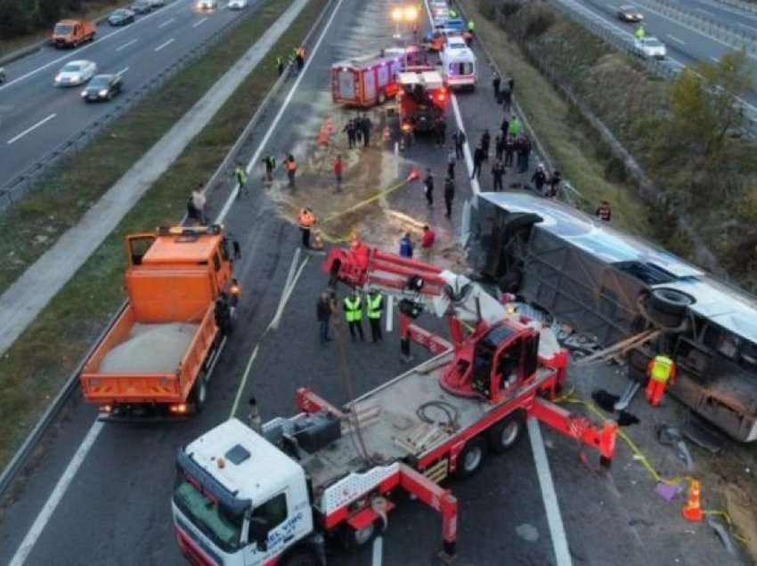 Tre të vdekur dhe disa të lënduar në një aksident autobusi në veri të Turqisë