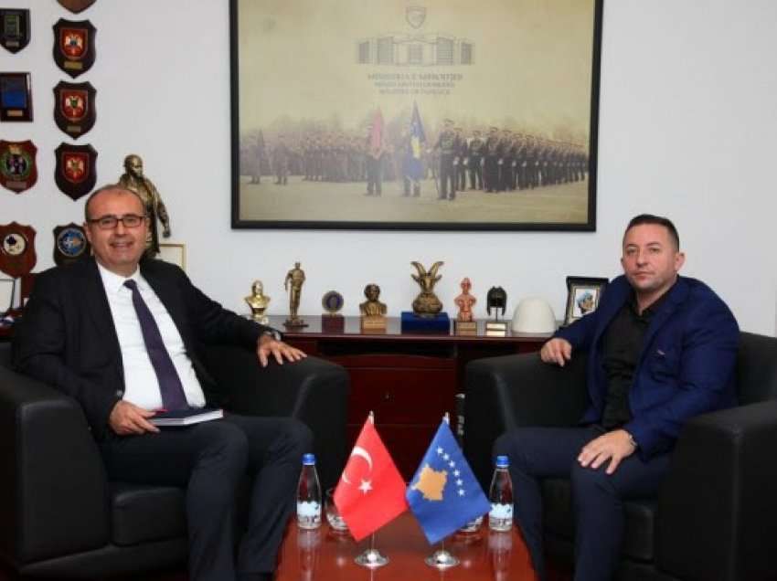 Mehaj takon ambasadorin e Turqisë, diskutojnë për sigurinë