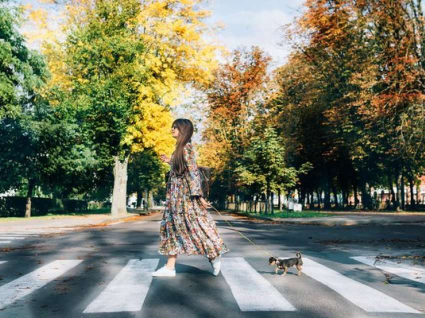 E vërtetuar shkencërisht, ecja në këmbë për kaq minuta ul me 25% rrezikun e vdekshmërisë