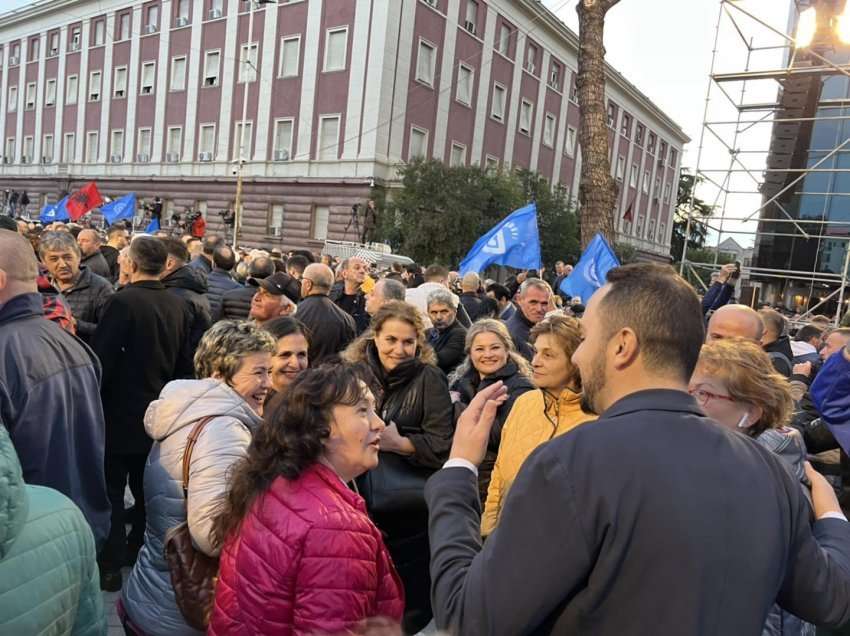 Protesta para kryeministrisë, Salianji: Takova qytetarë të paduruar për t’i dhënë fund regjimit të Edi Ramës!