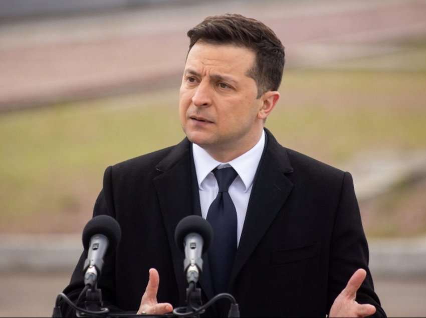 Zelensky: Hetuesit gjetën prova të më shumë se 400 krimeve të luftës në rajonin e çliruar Kherson