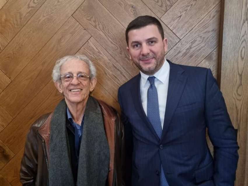 Memli Krasniqi takohet me profesorin Daniel Serwer në Washington DC, flasin për situatën në veri