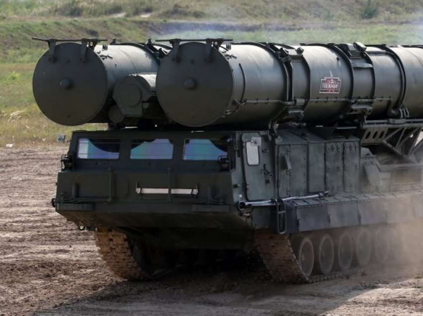 Kush po përdor S-300, raketën që thuhet se goditi Poloninë?