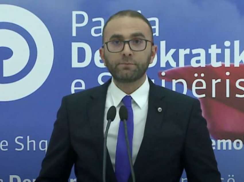 Padi në Gjykatën Kushtetuese/ Bardhi dorëzon kërkesën për mandatin e ministres Xhaçka