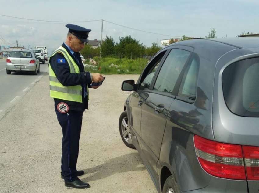 Mbi 2 mijë gjoba trafiku shqipton policia gjatë 24 orëve të fundit në Kosovë