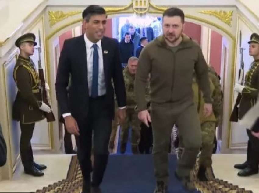   Mori detyrën pak javë më parë, kryeministri britanik Rishi Sunak viziton Presidentin Zelensky në Kiev