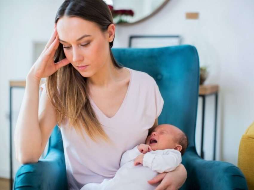 Kujdesi ndaj të porsalindurit, një nga shqetësimet që përballen prindërit e rinjë