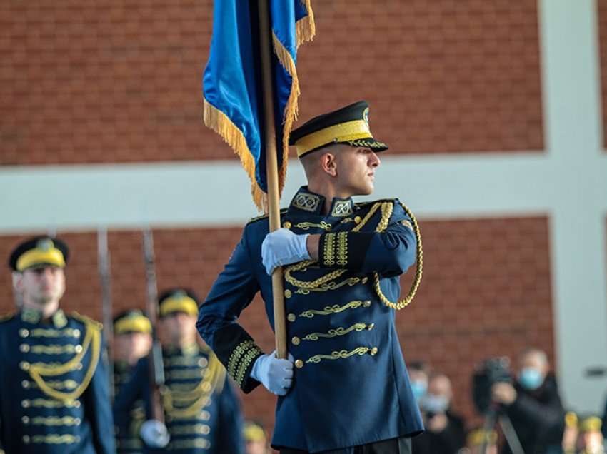 Mehaj pret homologun italian me ceremoni ushtarake