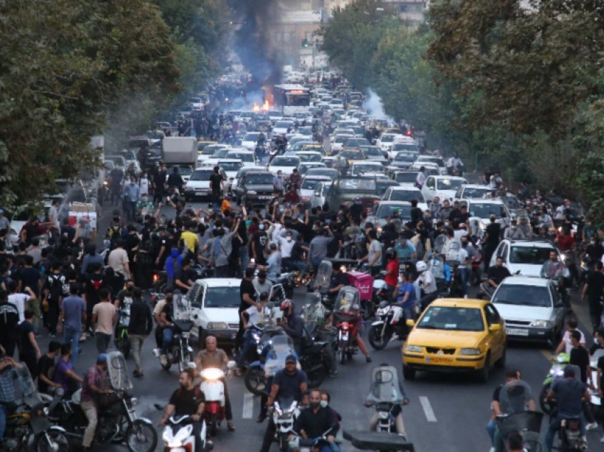 Edhe 40 të huaj në mesin e protestuesve të arrestuar në Iran