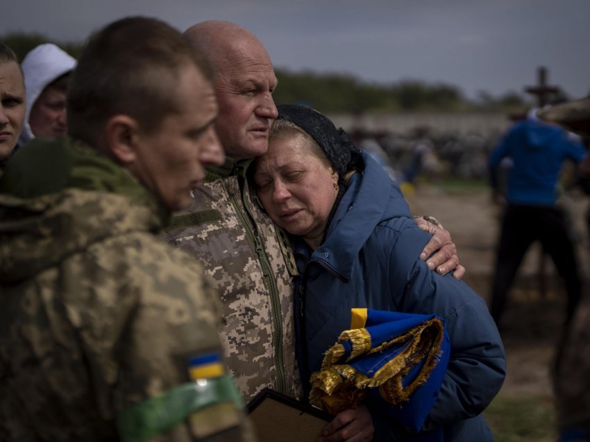 Bombardimet ruse vrasin një vullnetar në qendrën e ndihmave në Ukrainë