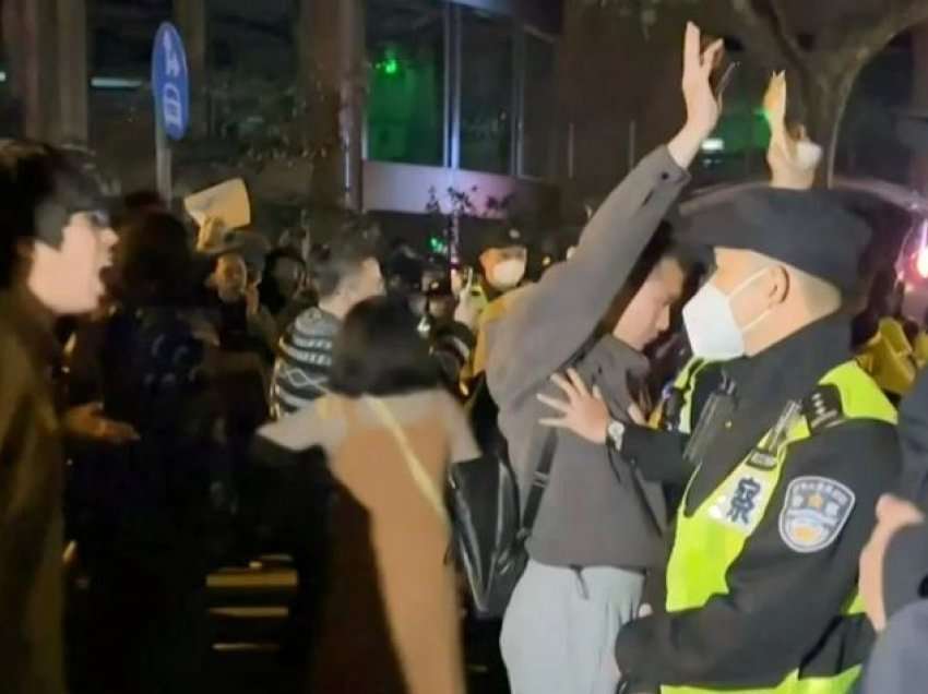 Protesta në Kinë kundër masave mbi COVID-19