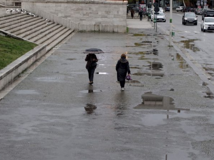 Shqipëria mbetet në mbizotërimin e vranësirave, këto janë zonat ku do të ketë reshje bore