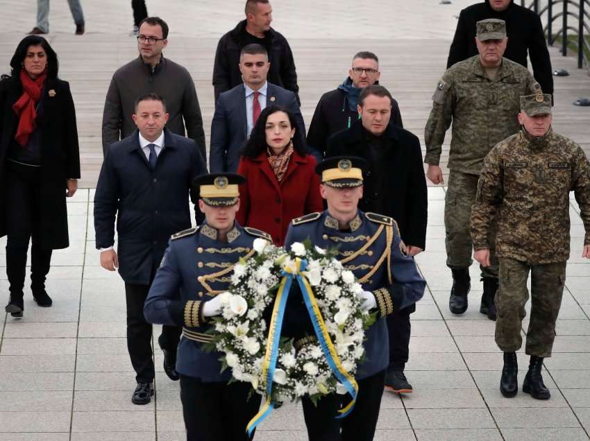 Osmani homazhe në Prekaz: Adem Jashari është hero i dinjitetit tonë!