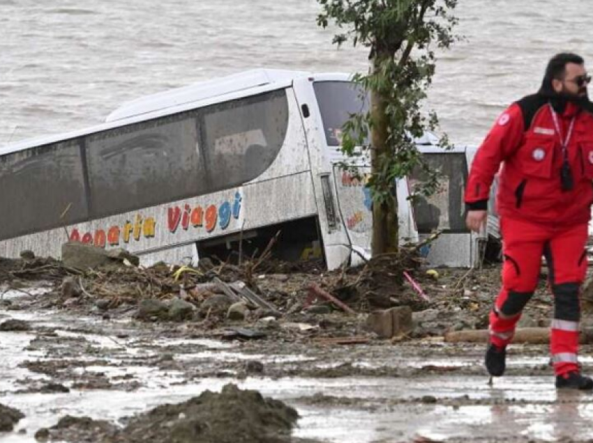 Rrëshqitja masive e dheut, shtatë viktima në Itali, mes tyre një i porsalindur