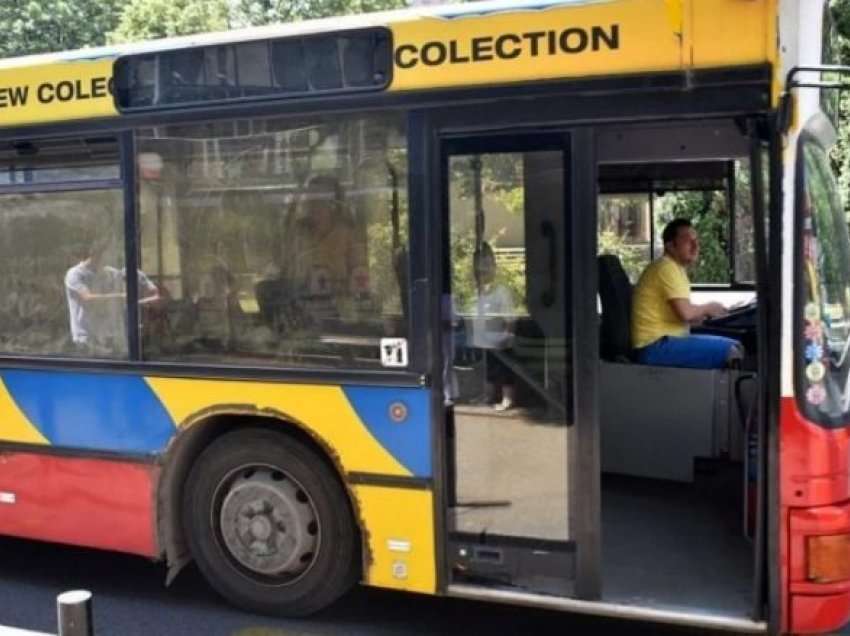 Transportuesit privatë e bllokojnë Shkupin, protesta do të zgjasë deri në përmbushjen e kërkesave të tyre