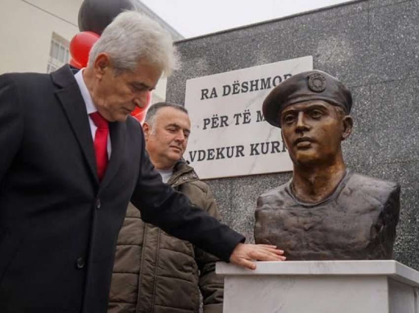 ​Ali Ahmeti: S’mund të ketë kuptim festa e flamurit kombëtar pa kujtuar dëshmorët