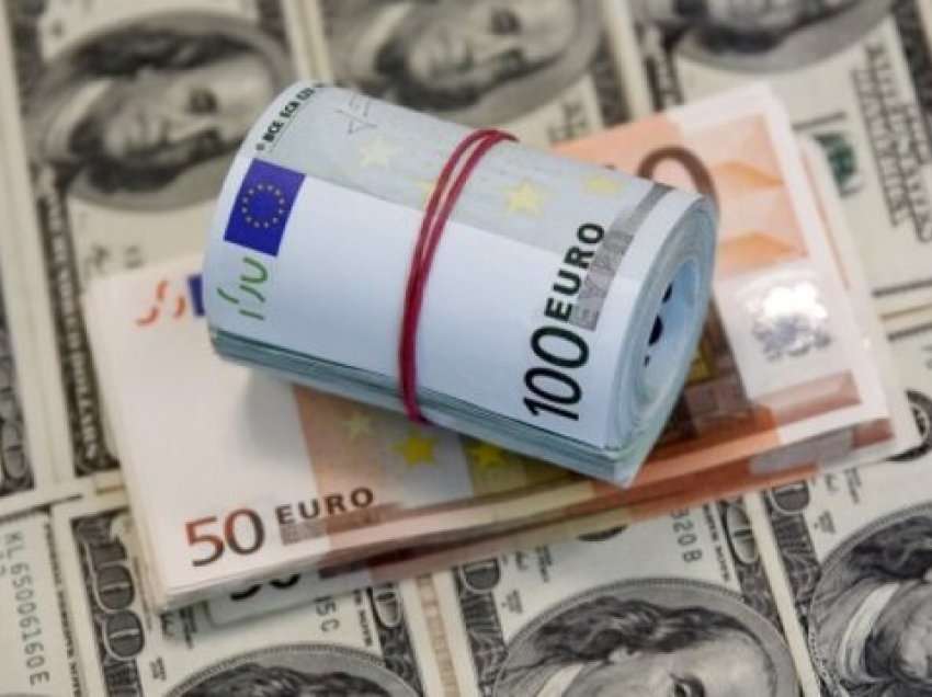 Pëson rënie përsëri, ja me sa shiten dhe blihen dollari dhe euro