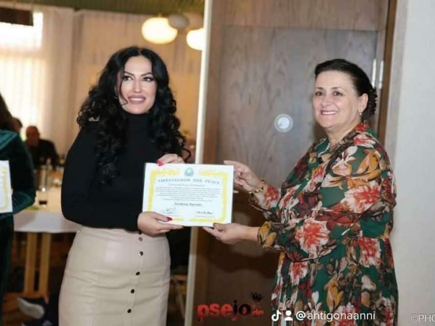 Artistja Antigona Bajrami nderohet si Ambasadore e Paqes në Gjermani