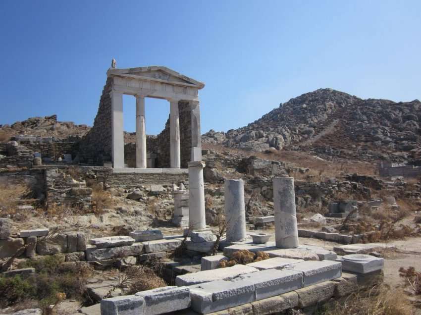 Ishulli i Diellit - Delos – Etimologji