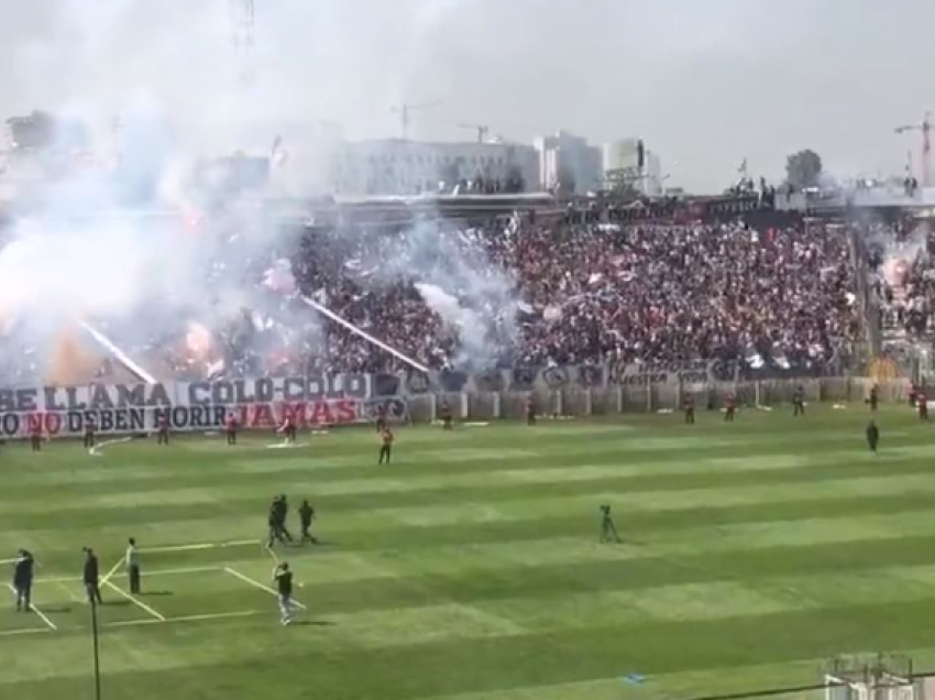 Momente kolapsi në Kili, stadiumi i mbushur plot me tifozë shembet