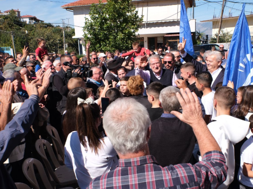 Berisha ndalet në Lazarat: Jeni bastion i pamposhtur i atdhetarizmit, nuk ka forcë që t’ju shpërbëjë