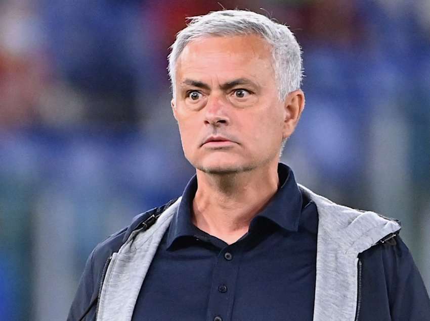 Mourinho “kërcënoi” lojtarët