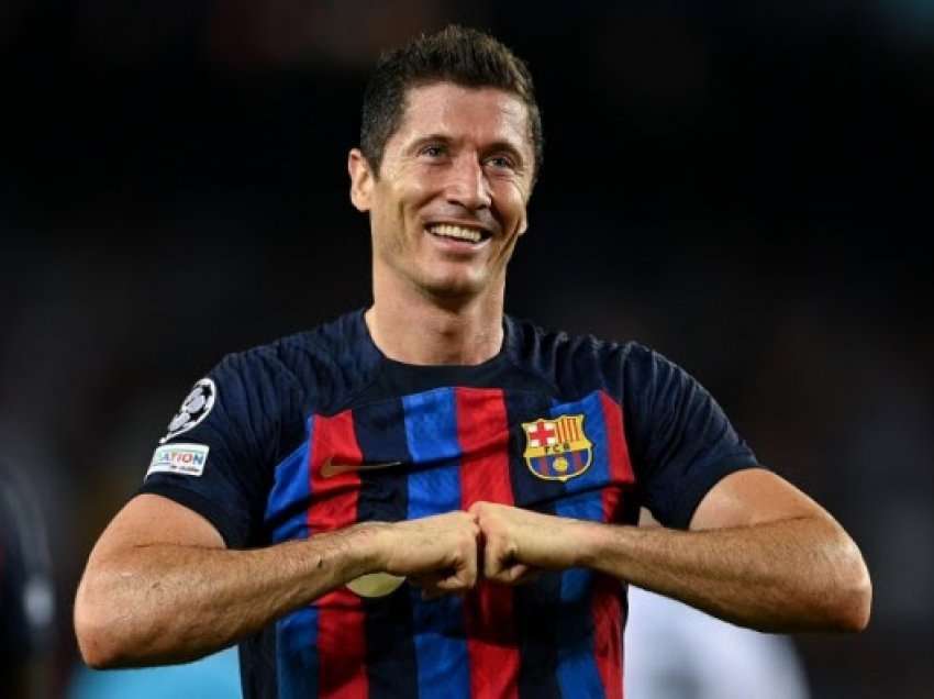 ​Lewandowski kritikon mbrojtjen e Barcelonës