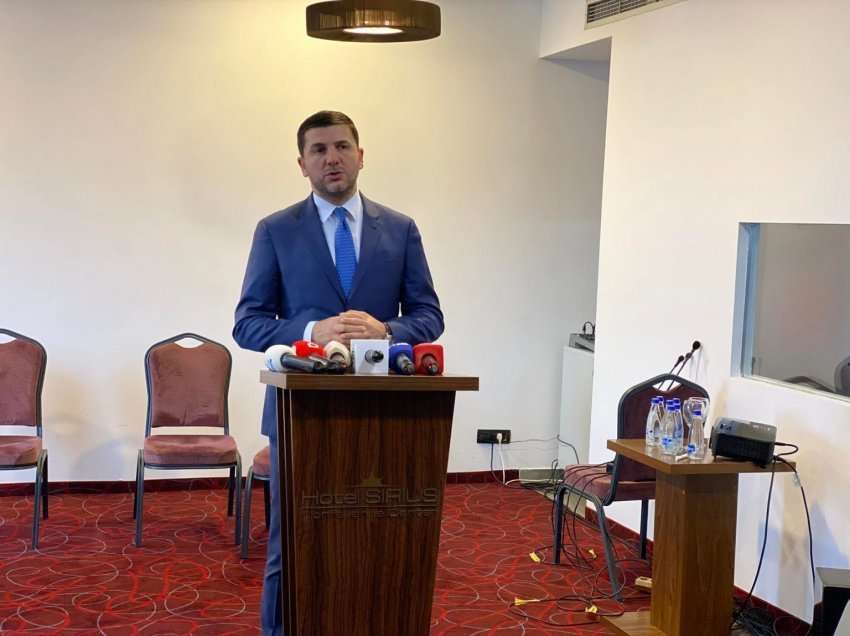 Krasniqi: Mosliberalizimi i vizave, akt poshtërues për Kosovën