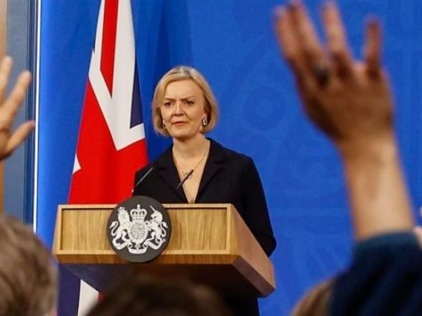 Deputetët e partisë së kryeministres britanike po kërkojnë dorëheqjen e Liz Truss