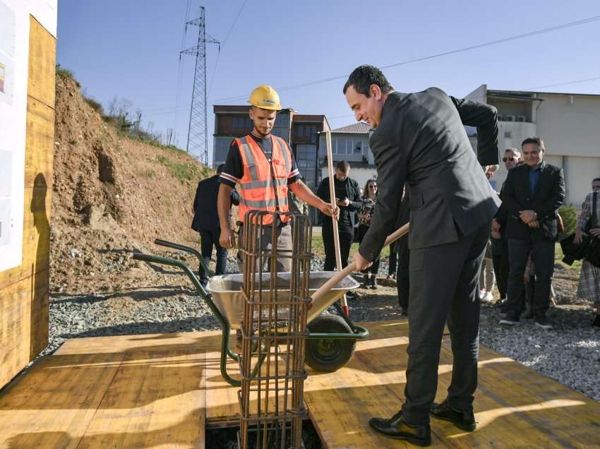 Vendoset gur themeli për ndërtimin e çerdhes në lagjen Rezinë të Gjakovës