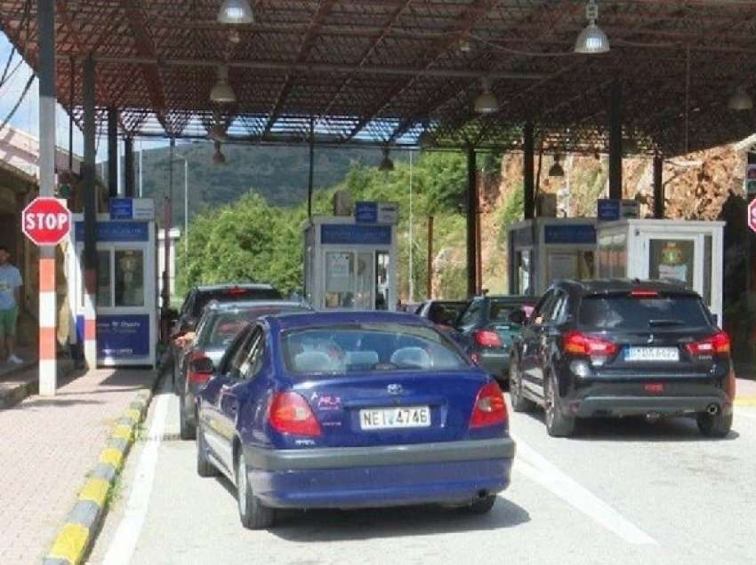 6100 persona në 24 orë, arrihet piku i hyrjeve nga Greqia përmes Kapshticës