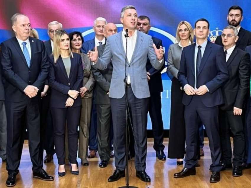 Katër parti “patriotike” në Serbi bëhen bashkë për “Platformën për ruajtjen e Kosovës”