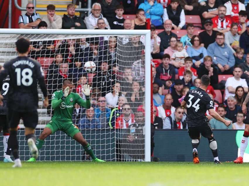 Arsenali i falet Granit Xhakës, merr pikë në Southampton