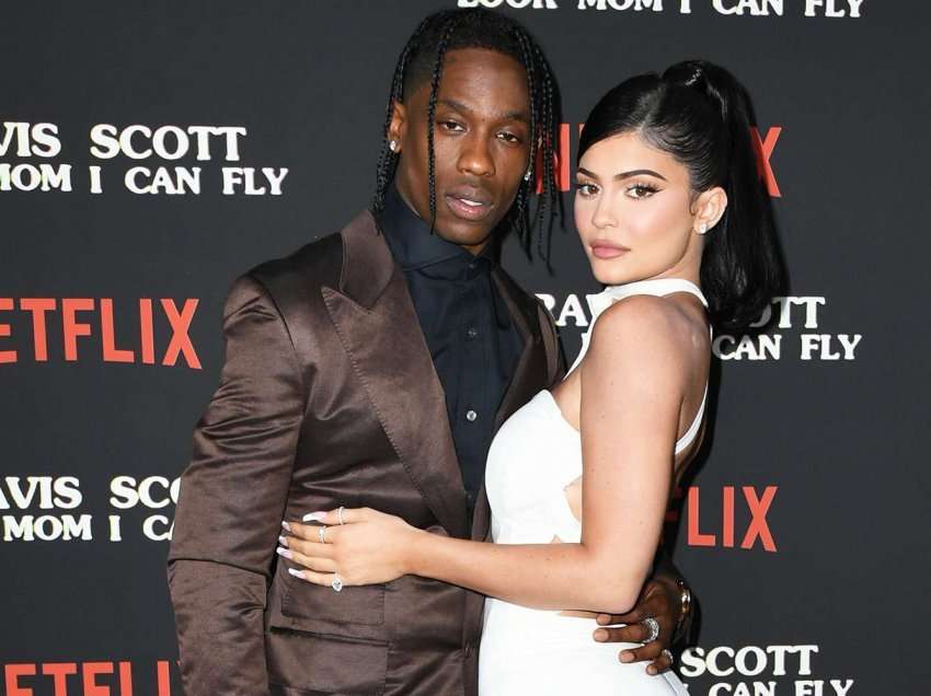 Travis Scott akuzohet për tradhti ndaj Kylie Jenner