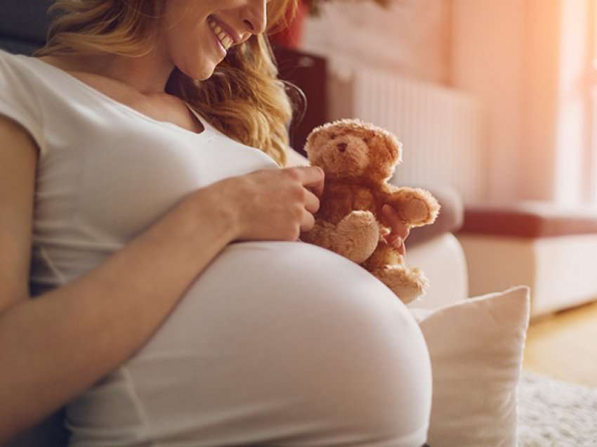 7 arsye pse një grua duhet të lindë fëmijën e parë përpara të 30-ave