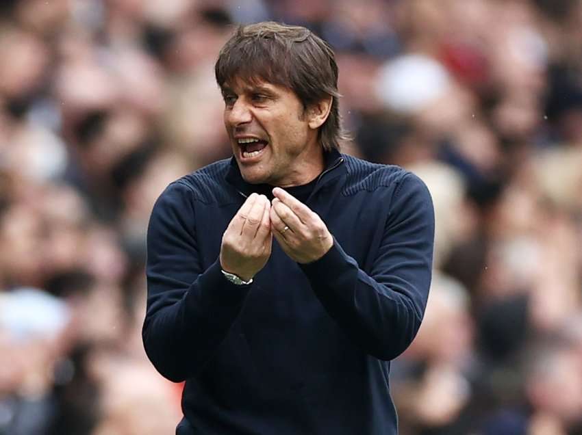 Conte “ul me këmbë në tokë” Tottenhamin