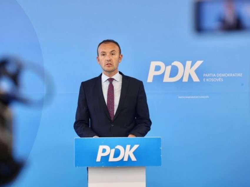 ​PDK: Qeveria Kurti po tenton t’i shuajë pakënaqësitë qytetare duke shpërndarë lëmoshë