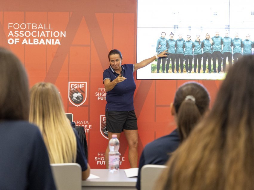 Zyrtarja e FIFA-s & UEFA-s, seminar me arbitret femra