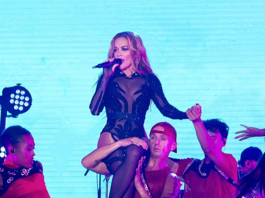 Rita Ora flet pas koncertit madhështor në Tiranë: Faleminderit që keni dalë për të bërë histori me mua